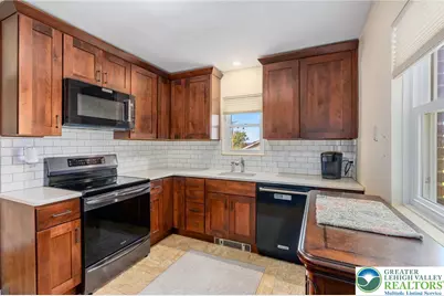 725 E Main Street, Macungie Boro, PA 18062 - Photo 10