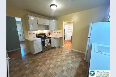 1009 Debbie Lane, Salisbury Township, PA 18103 - Photo 8