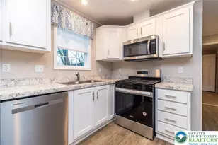 465 Royal Manor Rd, Williams Township, PA 18042 - Photo 4