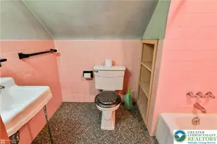 2221 Kings Ave, Easton, PA 18045 - Photo 14