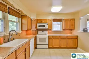 2221 Kings Ave, Easton, PA 18045 - Photo 4