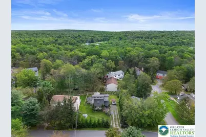 5009 Woodside Drive, Coolbaugh Twp, PA 18466 - Photo 10