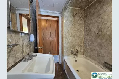 64 N Hunter Highway, Butler Twp, PA 18222 - Photo 8