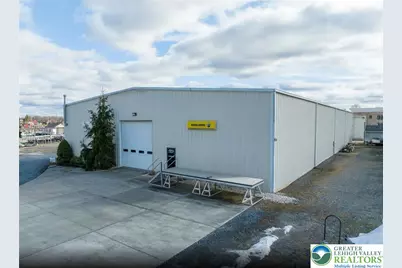 2946 Macarthur Road, Whitehall Township, PA 18052 - Photo 8