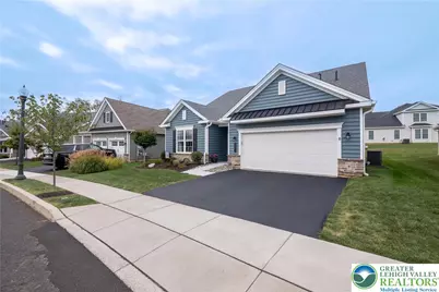 3801 Loyal Lane, Bethlehem Township, PA 18045 - Photo 2