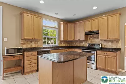 3275 W Fairview Street, South Whitehall Twp, PA 18104 - Photo 16