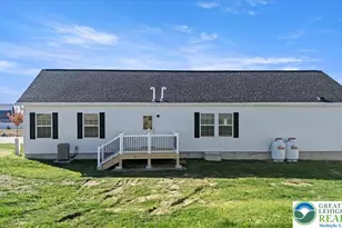 1412 Heytesbury Rd, Lehigh Township, PA 18088 - Photo 6