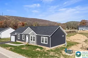 1410 Heytesbury Rd, Lehigh Township, PA 18088 - Photo 2