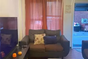 956 W Maple St, Allentown City, PA 18101 - Photo 2