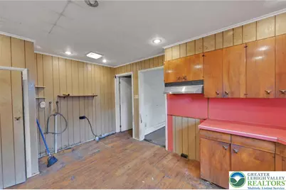 319 Washington Street, Walnutport Boro, PA 18088 - Photo 12