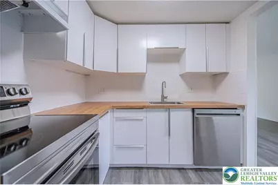 1607 Shenandoah Court, Allentown City, PA 18104 - Photo 10