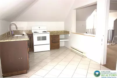 1020 Currant Street, North Catasauqua Bor, PA 18032 - Photo 4