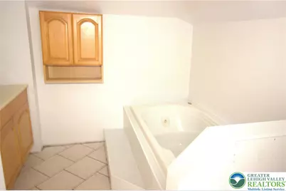 1020 Currant Street, North Catasauqua Bor, PA 18032 - Photo 14