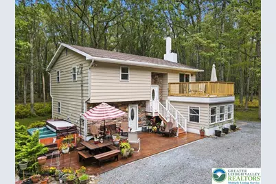 135 Dogwood Drive, Penn Forrest, PA 18229 - Photo 2