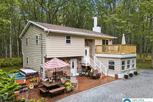 135 Dogwood Dr, Penn Forrest, PA 18229 - Photo 2