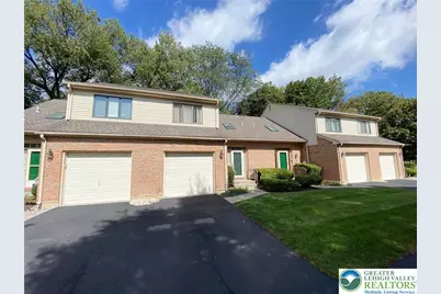 3218 Oakland Square Drive, Bethlehem City, PA 18020 - Photo 4