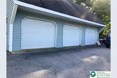 696 S Delaware Drive, Upper Mt Bethel Twp, PA 18343 - Photo 6