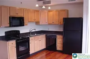 11 W 2nd St, Bethlehem City, PA 18015 - Photo 2