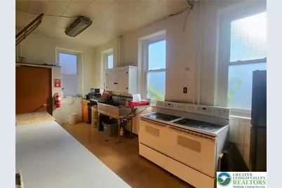 429 Walnut Street #2, Catasauqua, PA 18032 - Photo 8