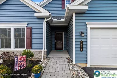 3868 Victors Way, Bethlehem Township, PA 18045 - Photo 2