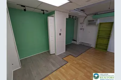 950 S 25th Street #Rear, Wilson, PA 18042 - Photo 4