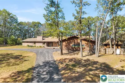 322 Manor Lane E, Mahoning Twp, PA 18235 - Photo 4