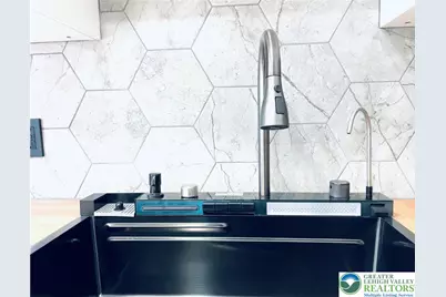 1120 Country-Place Drive, Coolbaugh Twp, PA 18466 - Photo 6