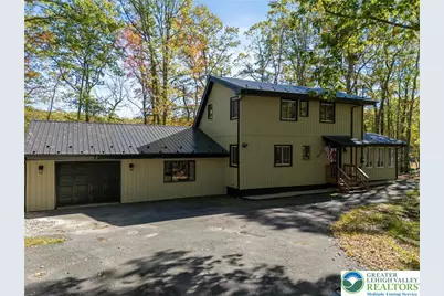 809 Boulder Court, Hawley, PA 18428 - Photo 2