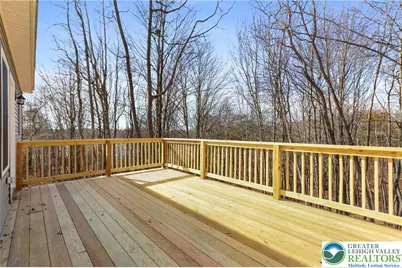 102 Eagle View Run Drive, Tobyhanna Twp, PA 18334 - Photo 4