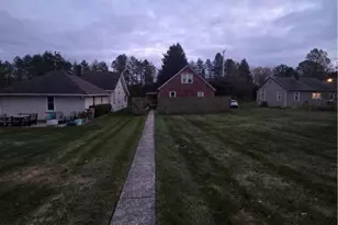 511 E Lawn Rd, Upper Nazareth Twp, PA 18064 - Photo 14