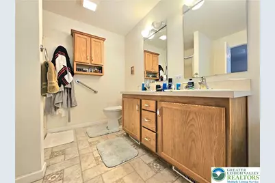 657 Winterthur Way, Forks Twp, PA 18040 - Photo 16