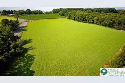 715 Arrowhead Lane, Upper Macungie Township, PA 18031 - Photo 4