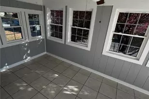 1027 Chipperfield Dr, Stroud Twp, PA 18360 - Photo 6