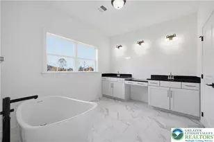 1505 Corkscrew Dr, Bushkill Twp, PA 18091 - Photo 16