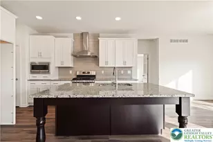 1522 Corkscrew Dr, Bushkill Twp, PA 18091 - Photo 8