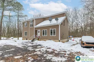 219 Mountain View Dr, Penn Forrest, PA 18229 - Photo 2