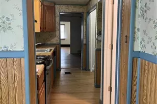 28 Main St, Middleport Boro, PA 17953 - Photo 4