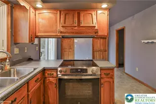 1110 Greenbriar Ln, North Whitehall Twp, PA 18059 - Photo 10