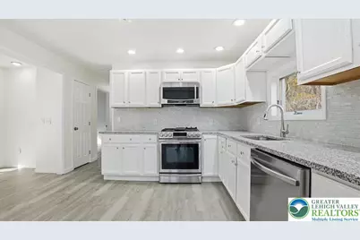 395 Sullivan Trail, Tobyhanna Twp, PA 18334 - Photo 4