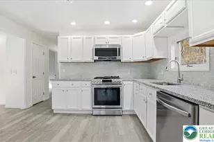 395 Sullivan Trail, Tobyhanna Twp, PA 18334 - Photo 4