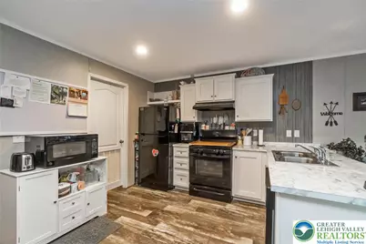 1041 Dogwood Street, North Whitehall Twp, PA 18059 - Photo 10