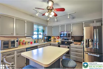 121 Woodcrest Circle, Allentown City, PA 18103 - Photo 20