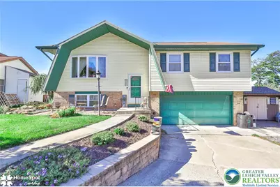 121 Woodcrest Circle, Allentown City, PA 18103 - Photo 2