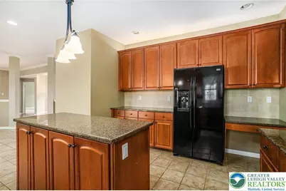 3186 Overlook Drive, Lower Macungie Twp, PA 18049 - Photo 18