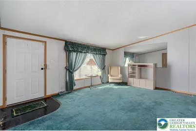 183 Greenbriar Drive S, East Allen Township, PA 18014 - Photo 12