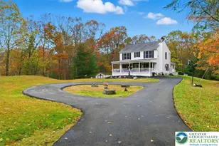 30 Ledgewood Ct, East Stroudsburg, PA 18302 - Photo 2