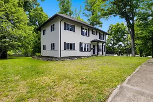 128 S Green St, East Stroudsburg, PA 18301 - Photo 2