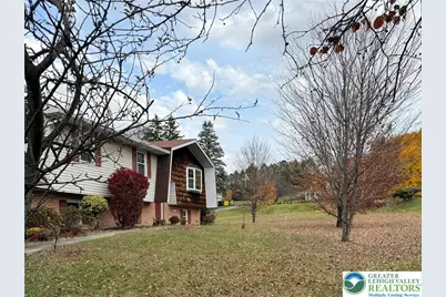 4266 Chestnut Drive, Lehigh Township, PA 18088 - Photo 4