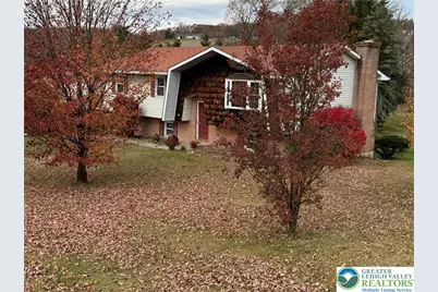 4266 Chestnut Drive, Lehigh Township, PA 18088 - Photo 2