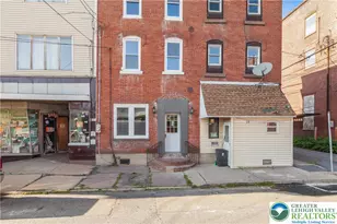 25 W Coal St, Shenandoah, PA 17976 - Photo 2